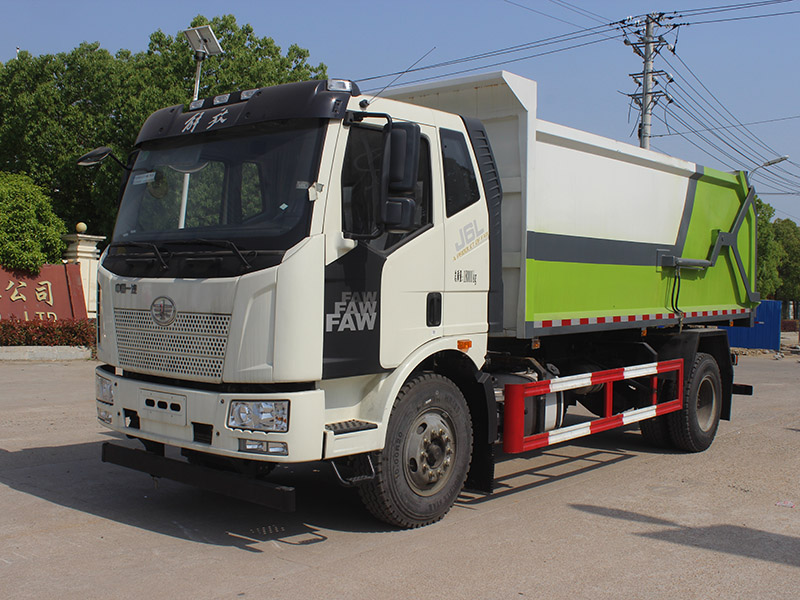 解放J6L壓縮式對(duì)接垃圾車(chē)