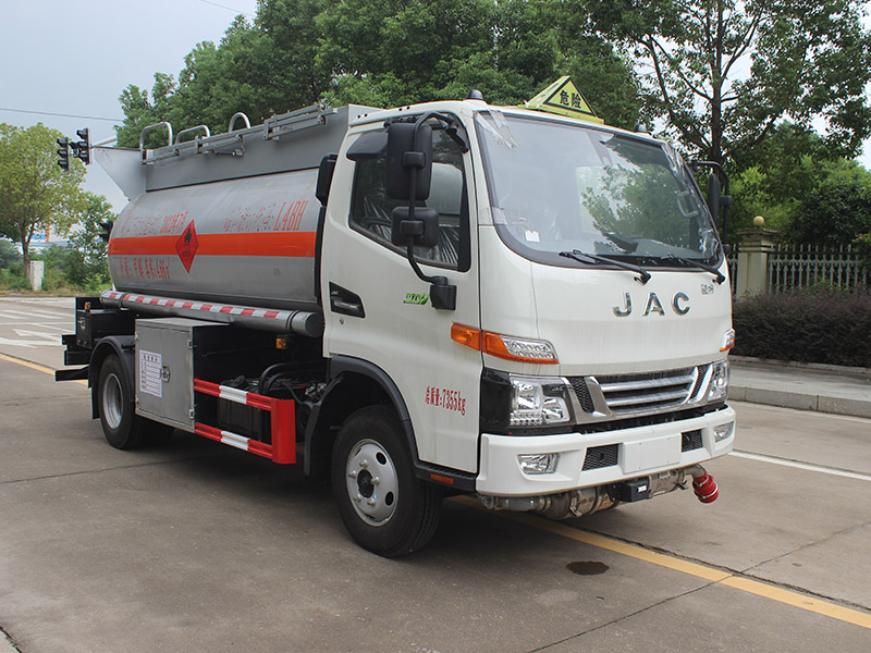 江淮駿鈴4.66立方SCS5071GRYHFC6易燃液體罐式運(yùn)輸車(chē)