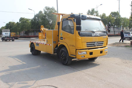 潤(rùn)知星牌SCS5121TQZEQ6型清障車(chē)